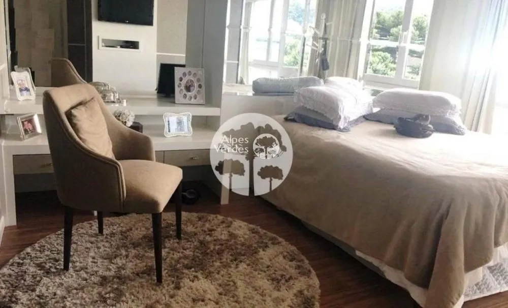 Imagem Vende-se cobertura comercial em Gramado, no centro da cidade!!