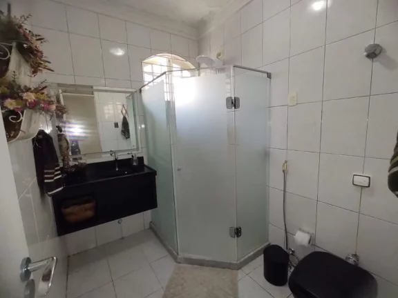Imagem Casa de 240m² à venda, com 3 quartos (1 suíte), localizada em Candeias, Jaboatão dos Guararapes - Pernambuco.