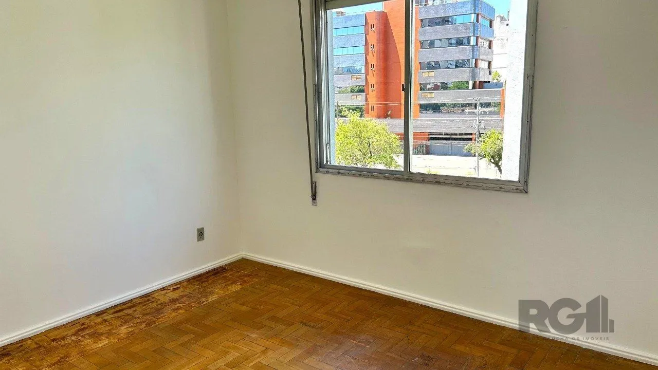 Imagem Apartamento 03 dormitórios no bairro Menino Deus, excelente localização.