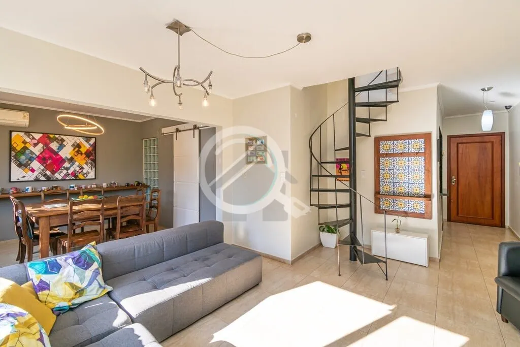 Imagem Cobertura Duplex localizada a 350m da Praça da Encol, no primeiro pavimento possui sala de estar co...
