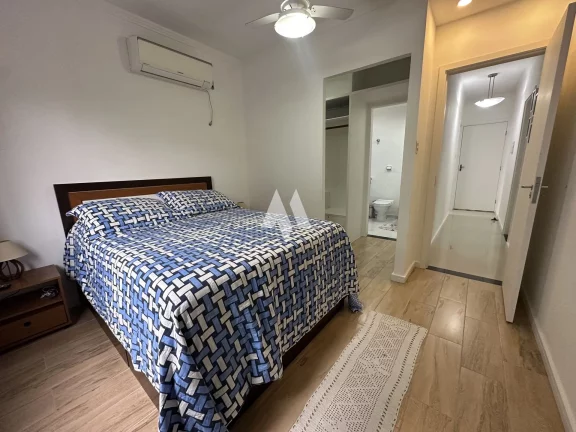 Imagem Apartamento à venda na Ponta da praia com garagem fechada!