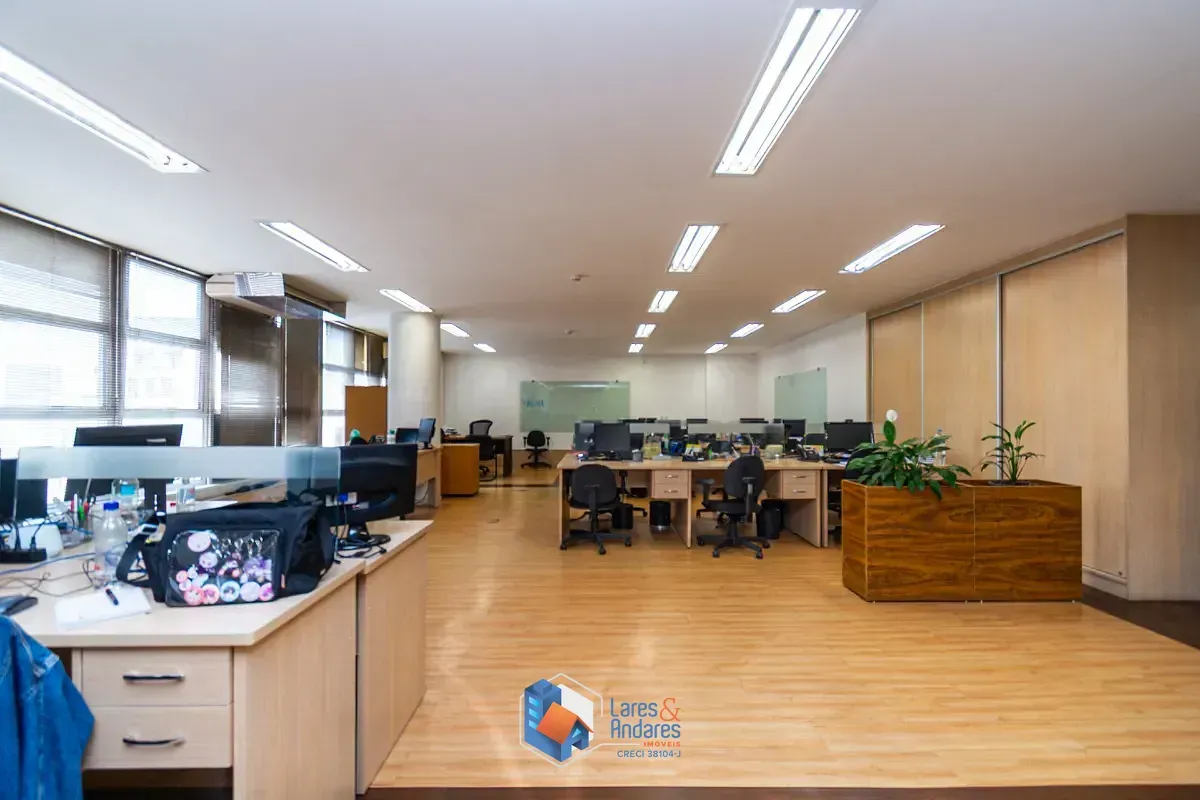 Imagem Conjunto comercial para venda em Centro, 378m²