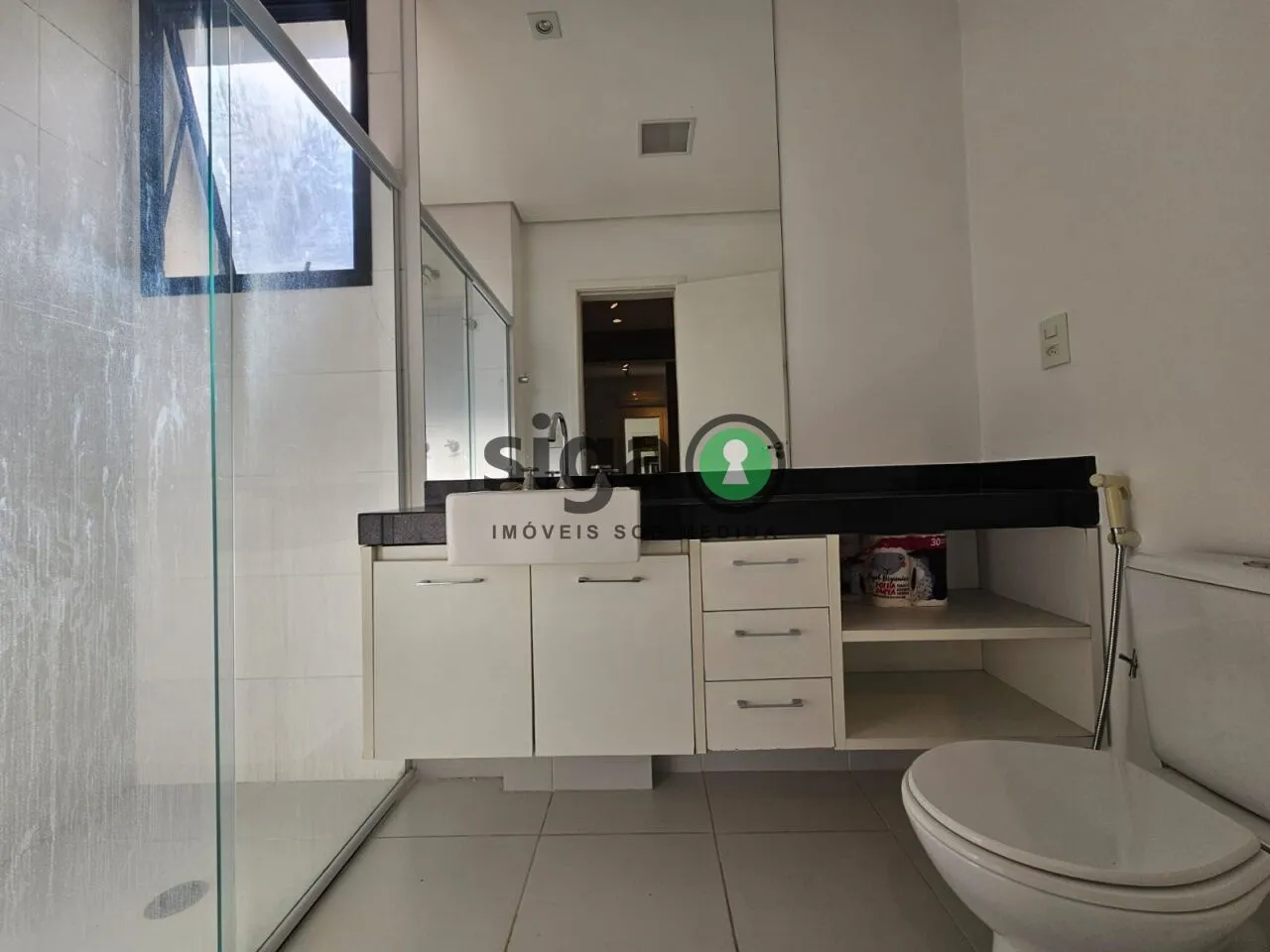 Imagem Apartamento mobiliado para alugar no Condomínio Limited Funchal