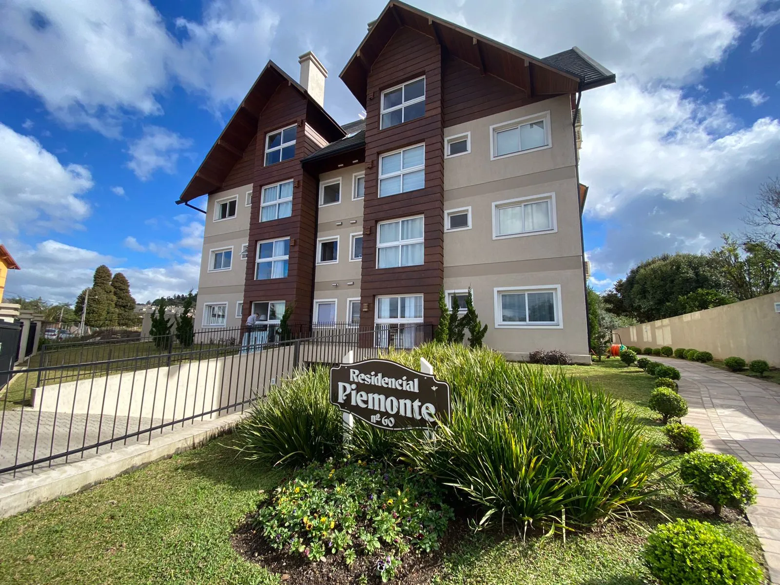 Imagem Cobertura à venda em Gramado, Av. Central, com 4 quartos, 128m2