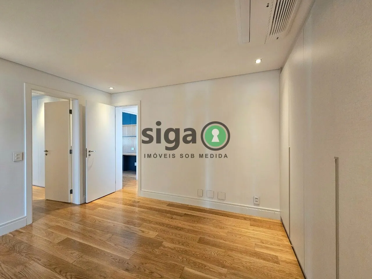 Imagem Apartamento à venda - 192 m², 3 suítes, 4 vagas - Campo Belo - São Paulo/SP