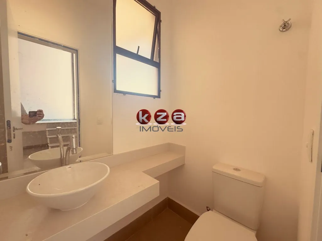 Imagem Casa a venda no Condomínio Villa Arte 28 em Vinhedo-SP: 3 suítes, 2 salas e 140m² de área!