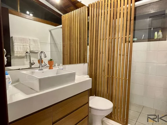 Imagem CASA CONDOMÍNIO ALTO PADRÃO COM 5 DORMITÓRIOS,SENDO 2 SUÍTES, 4 BANHEIROS SOCIAL,SALA 2 AMBIENTES,COZINHA AMERICANA,ÁREA GOURMET