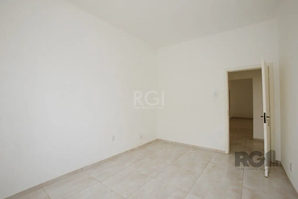 Imagem Prédio 3 andares. Composto de salas e apartamentos