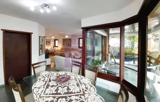 Imagem Casas / Padrão na cidade de Guarujá