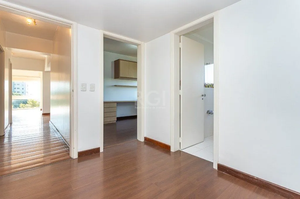 Imagem Apartamento no bairro Higienópolis com 190m² de 3 dormitórios e 2 vagas