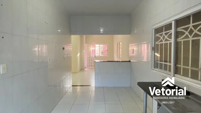 Imagem Casa para locação na Serra do Mimo: 3 quartos, 1 suíte, 2 salas, 1 vaga de garagem, 120m² em Barreiras-BA.