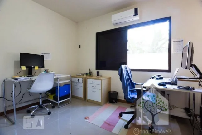 Imagem Ampla Casa com 5 Quartos à Venda