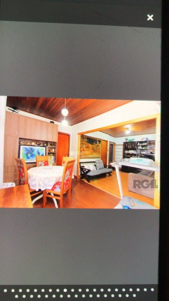 Imagem Casa para Venda - 247.5m², 3 dormitórios, 2 vagas - Petrópolis