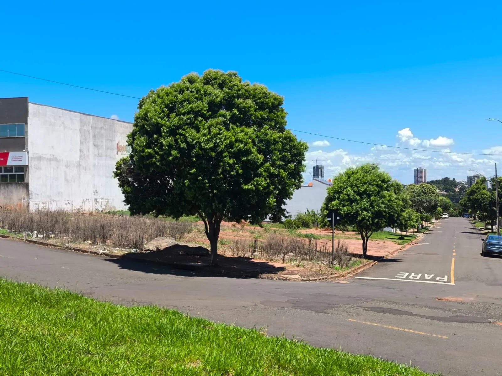 Imagem Terreno 879m Umuarama-PR 329