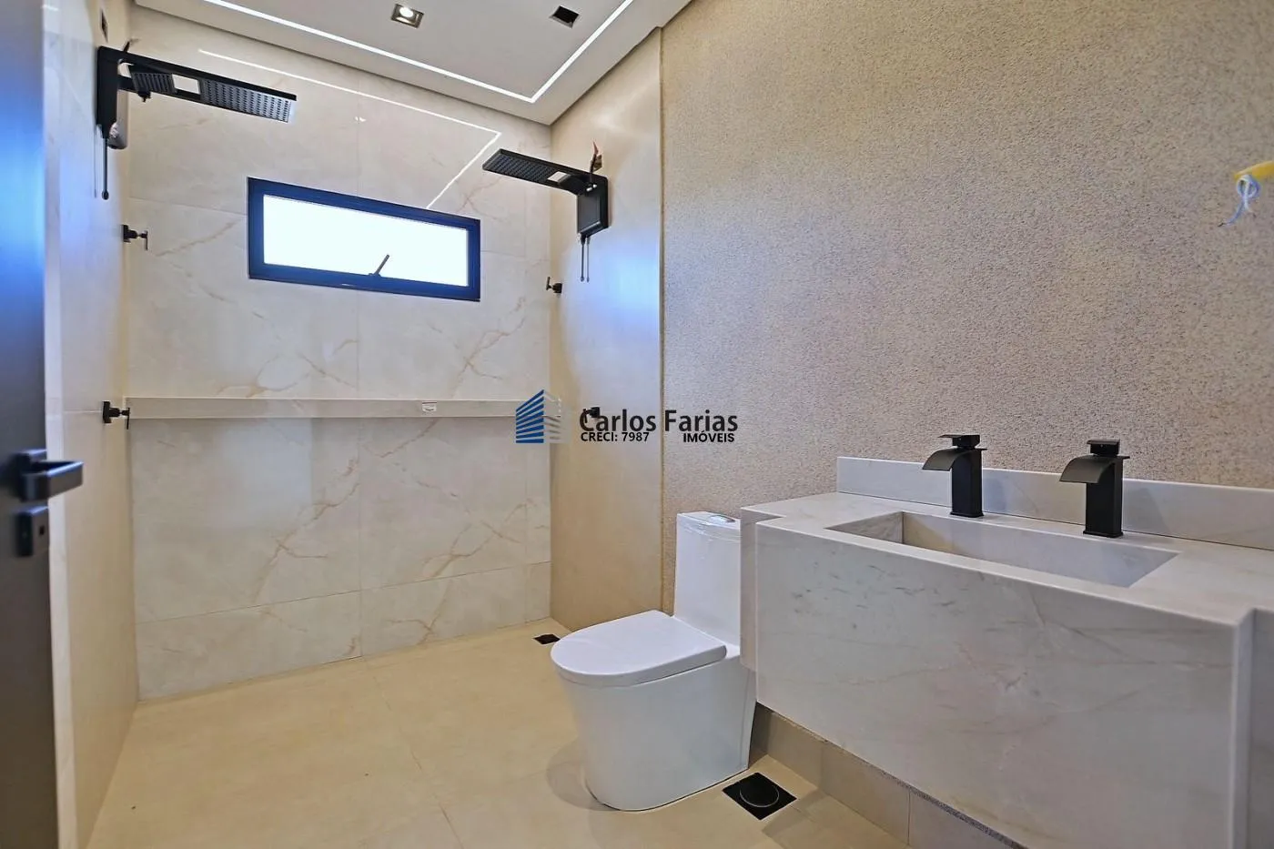 Imagem Casa em Condomínio para Venda em Brasília, Setor Habitacional Tororó (Jardim Botânico), 3 dormitórios, 3 suítes, 5 banheiros, 2 vagas