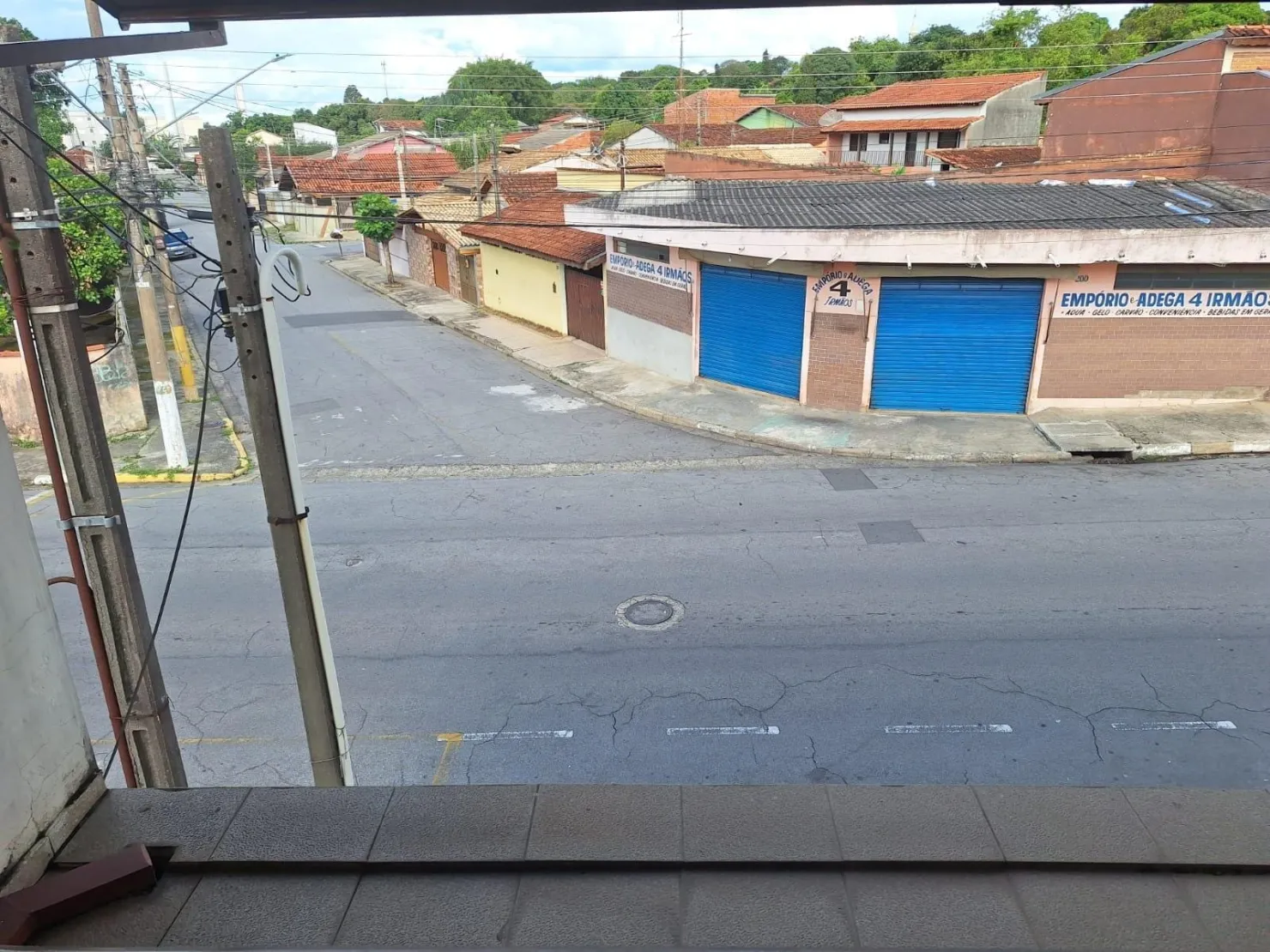 Imagem Imóvel Comercial e Residencial de Esquina no Bairro Crispim: Excelente Localização e Visibilidade para Comércio e Moradia