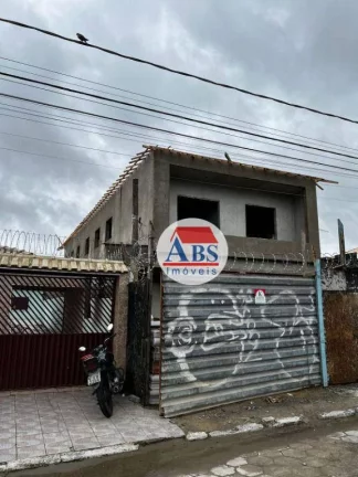 Imagem Casa Sobreposta Alta com Sacada