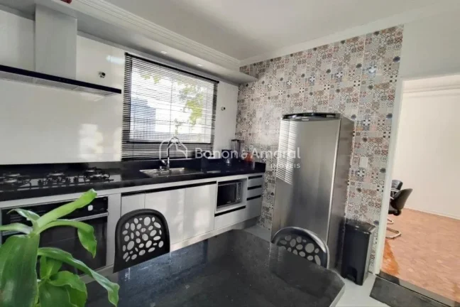Imagem Localizada na vibrante cidade de Campinas, esta espaÃ§osa casa oferece uma experiÃªncia de moradia Ã...