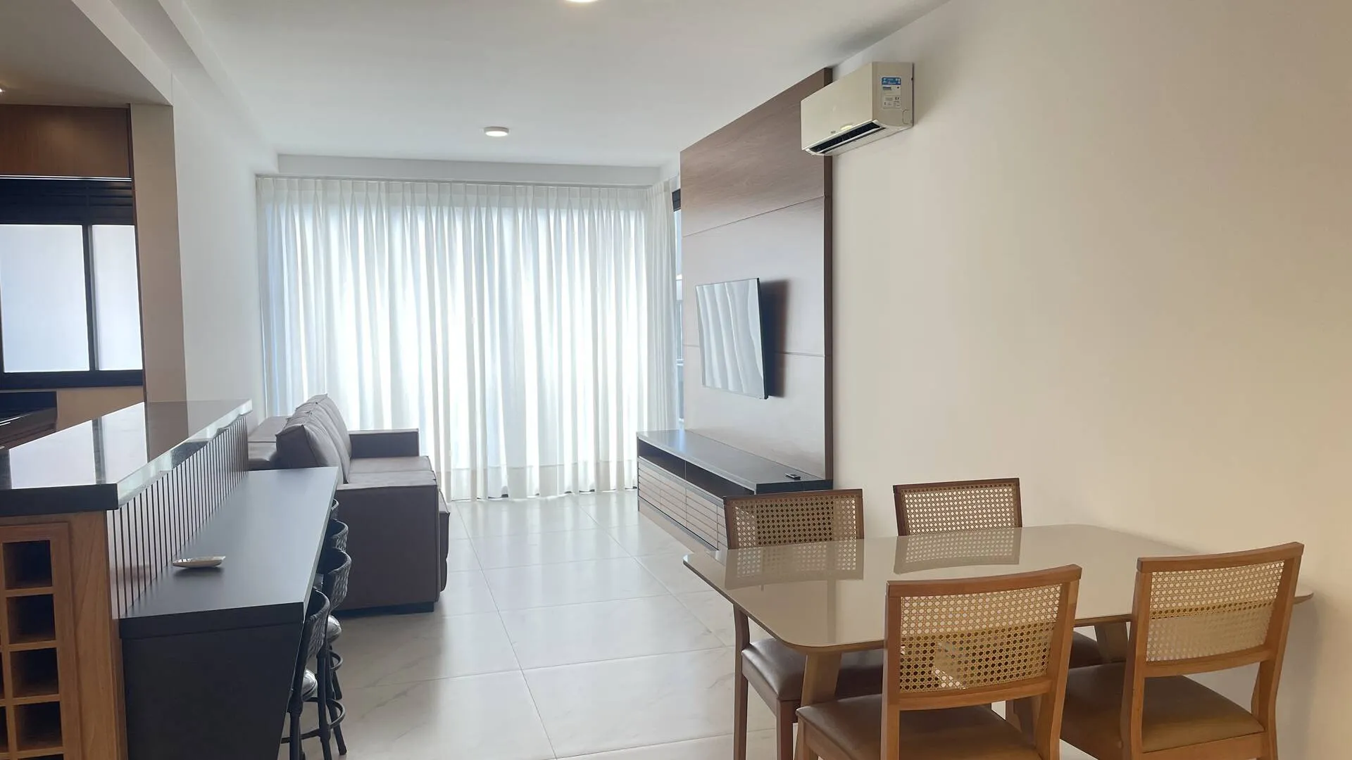 Imagem Locação Anual em Jurerê Internacional Apartamento Mobiliado 3 Suítes