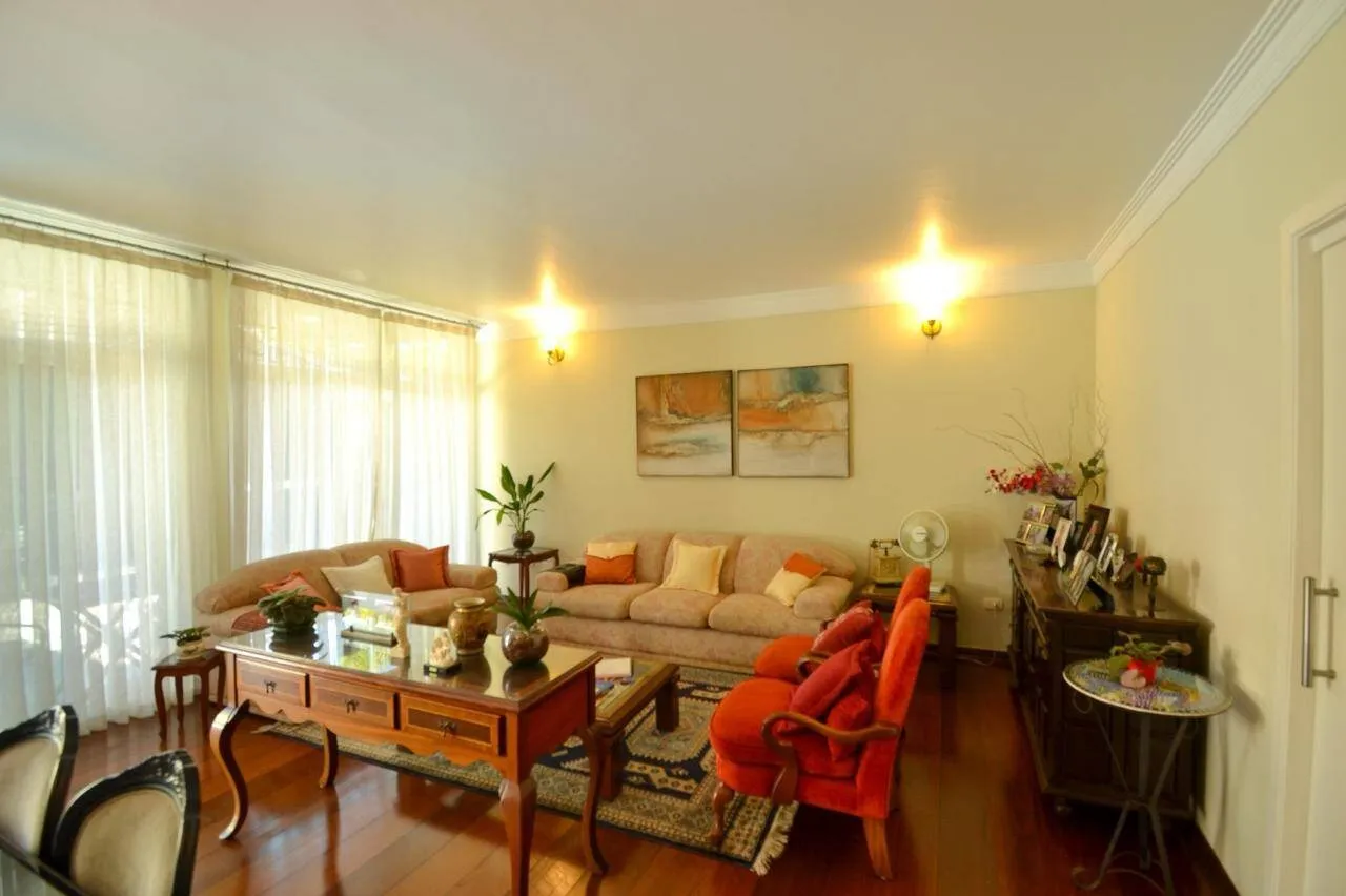 Imagem Luxuosa Casa com 4 Suítes à Venda em Alphaville - Santana de Parnaíba/SP
