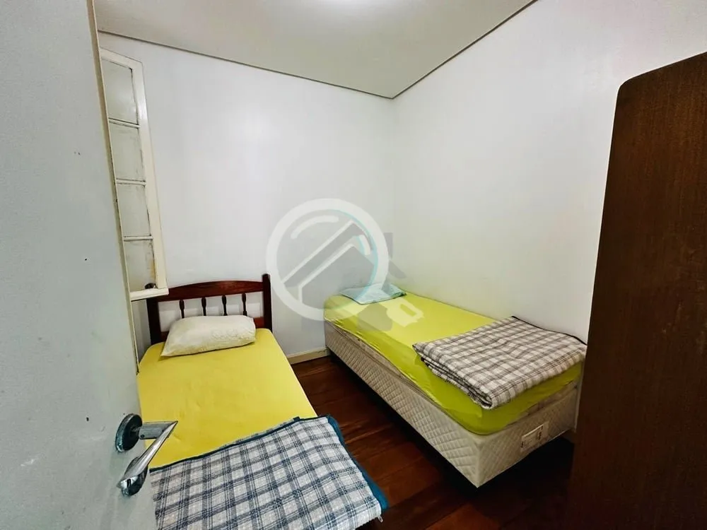 Imagem Casa, 2 pisos, no bairro Floresta, com 4 dormitórios, sala ampla, cozinha, 3 banheiros, lavabo. Vag...