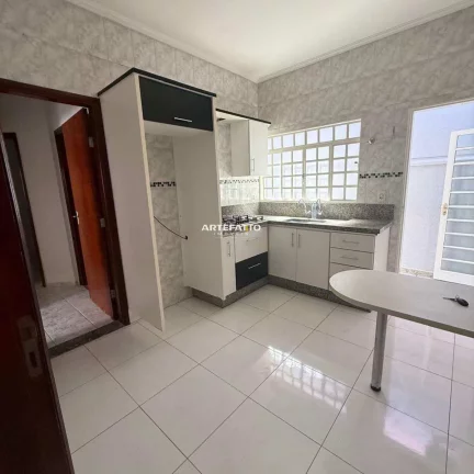 Imagem VENDE-SE ÓTIMA CASA DE ESQUINA – SAMEL PARK
