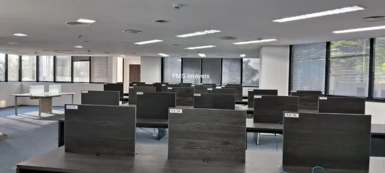Imagem Conjunto Comercial para Locação no Brooklin: 1 Sala, 5 Vagas de Garagem e 254m² em São Paulo-SP!