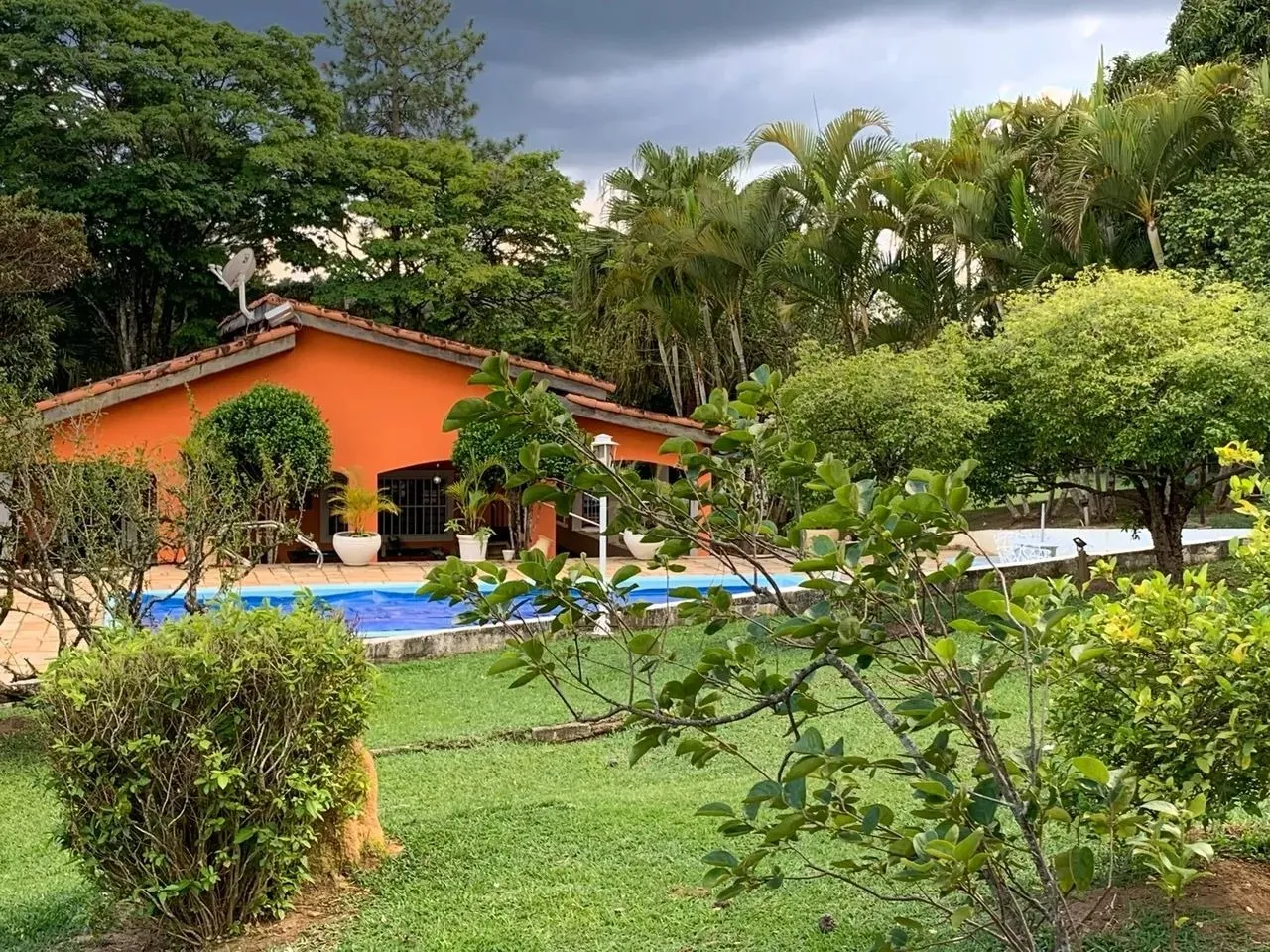 Foto do imóvel Chácara de Luxo em Mairinque-SP: 5 quartos, 2 salas, 3 banheiros e 250m² de área no bairro Dona Catarina! em Dona Catarina, MAIRINQUE - SP
