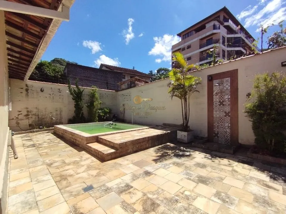 Imagem Casa para Venda em Teresópolis / RJ no bairro Agriões