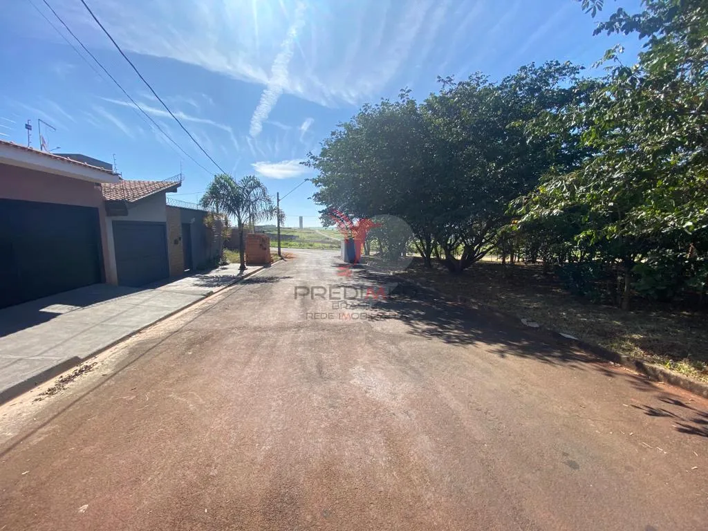 Imagem Lote/Terreno de 212m² no bairro Jardim Planalto, em Lençóis Paulista