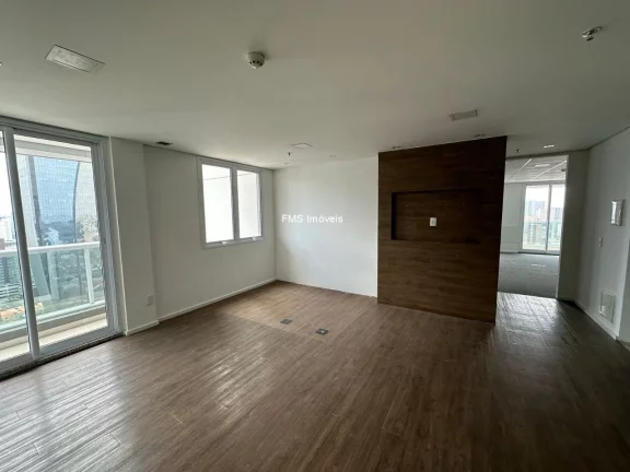 Imagem Conjunto Comercial na Chácara Santo Antônio de 316m²