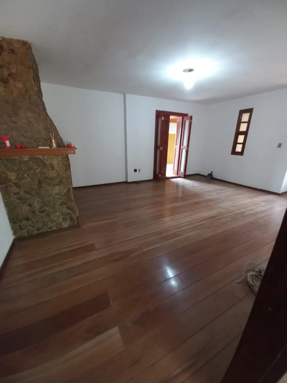 Imagem Casa à venda em Viamão, Centro - 363.6m² - Piscina, Churrasqueira, Closet, Lareira...
