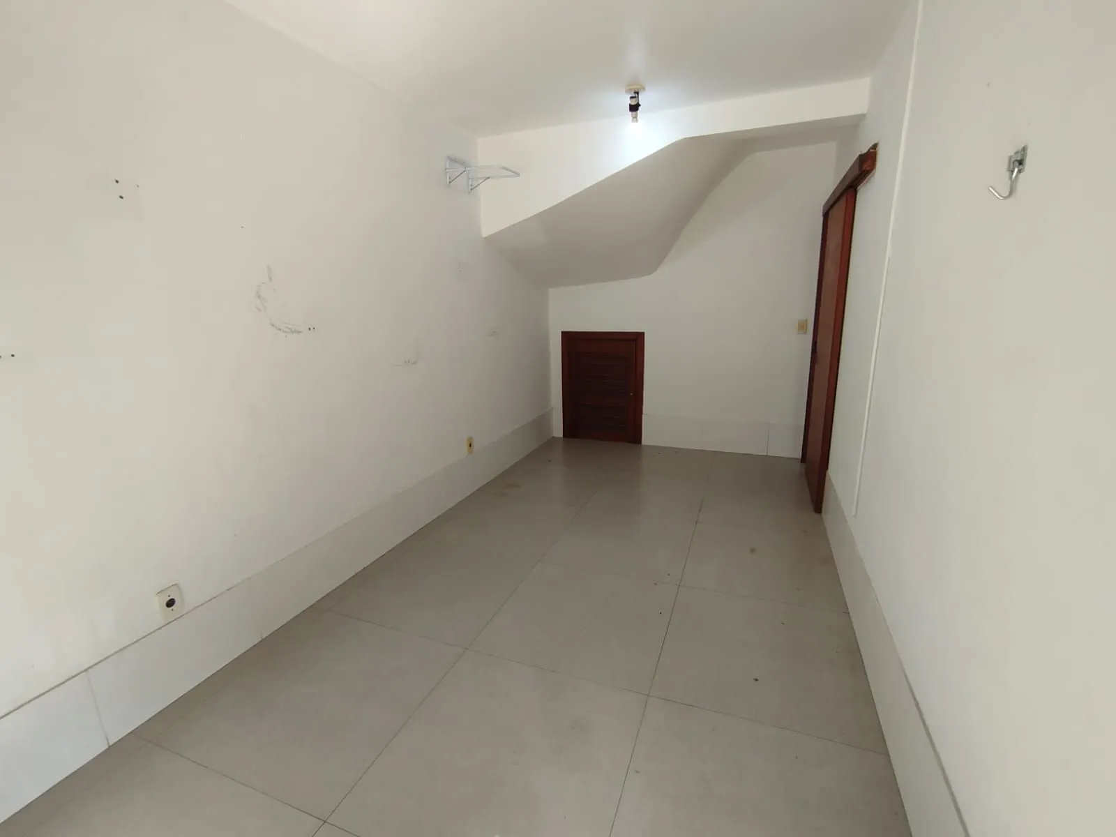 Imagem Casa com 03 quartos e 01 vaga no Bairro Cristal