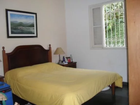 Imagem Casa com 04 dormitórios - Próximo a Prefeitura.