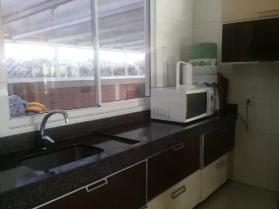 Imagem Excelente Casa com 350m², Condomínio Fechado, situado em Viamão.
