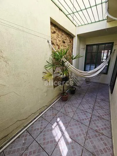 Imagem Casa à Venda em Campinas | 4 Dormitórios, Suíte, Terraço e Garagem