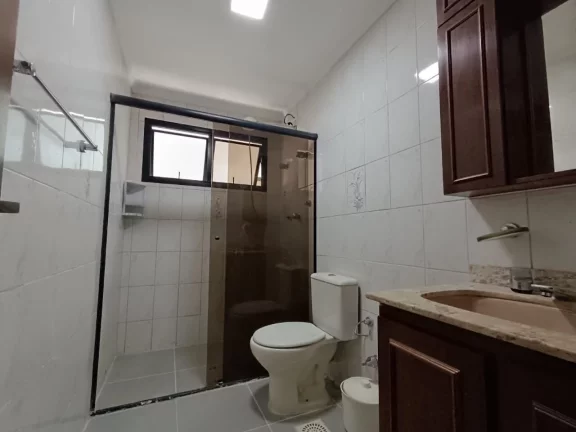 Imagem Apartamento na Ponta da praia com 03 quartos e sacada!
