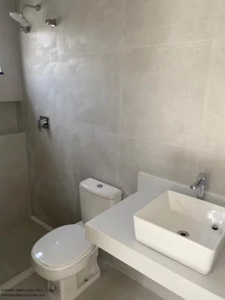 Imagem Venda de Casa em Condomínio de Luxo em Buraquinho, Lauro de Freitas-BA: 4 quartos, 4 suítes, 2 salas, 1 banheiro, 2 vagas, 295m².