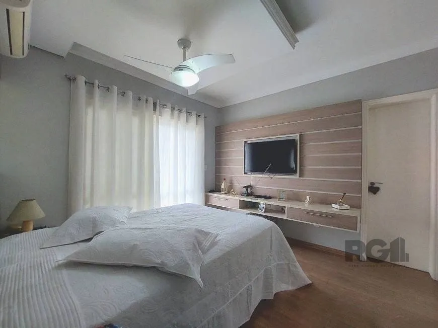 Imagem Excelente casa de 250m² com 3 dormitórios no bairro Sarandi.