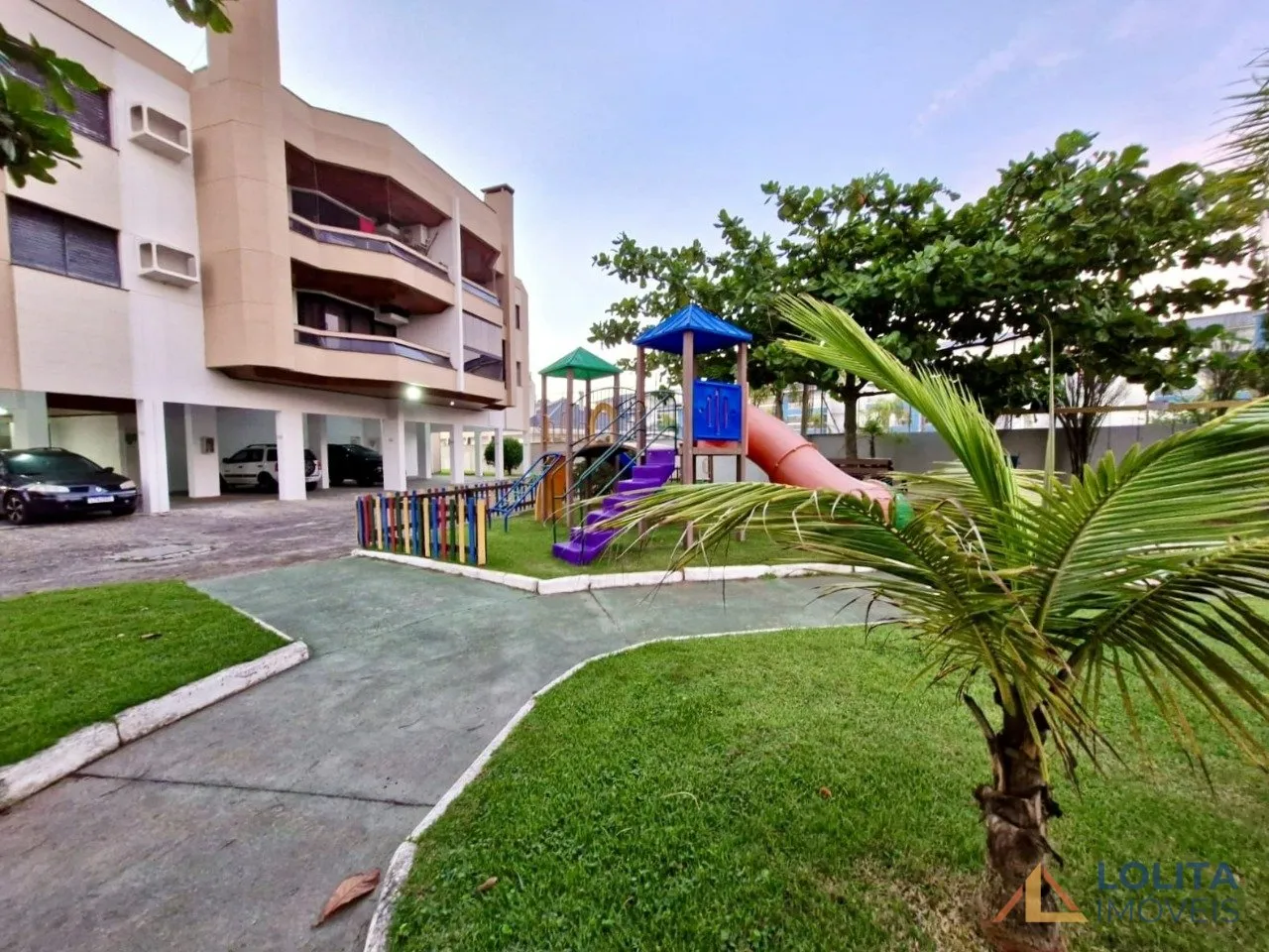 Imagem Apartamento à Venda no Ingleses do Rio Vermelho, 3 quartos e 2 vagas de garagem