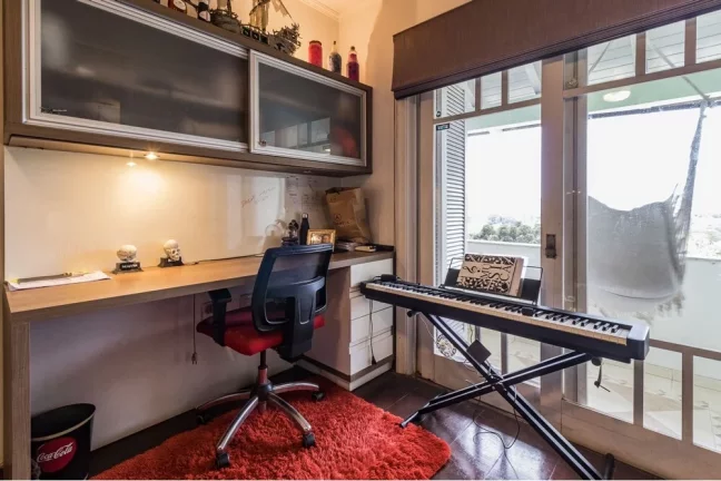 Imagem Casa para venda no bairro Santo Antônio em Porto Alegre