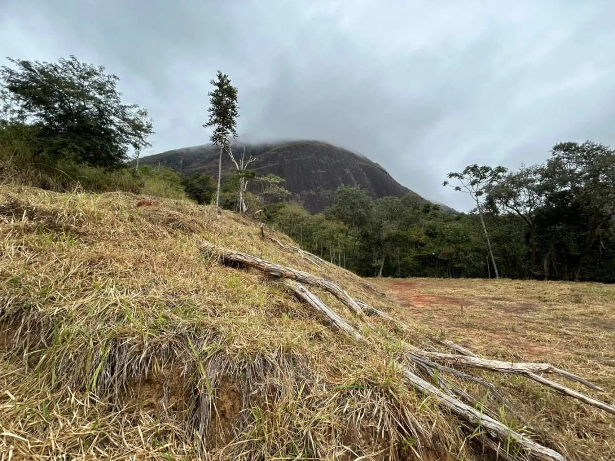 Imagem Terreno em Condomínio para Venda em Petrópolis / RJ no bairro Itaipava