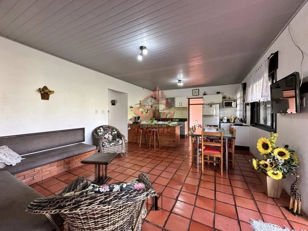 Imagem 1135 |Casa com 3 Dormitórios no Centro a 300m do Mar