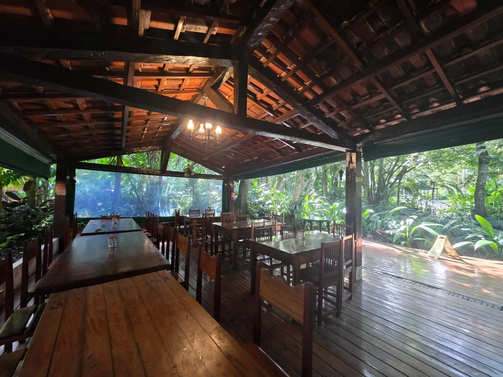 Imagem Charmosa Casa em condomínio no Park Imperial em Caraguatatuba