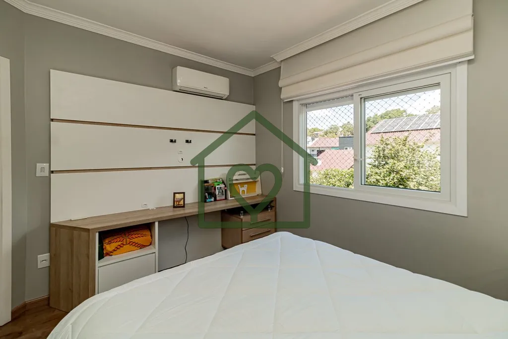 Imagem Casa em condomínio fechado, mobiliada, com 4 dormitórios e 4 vagas de garagem. 

Casa com 198m² e...