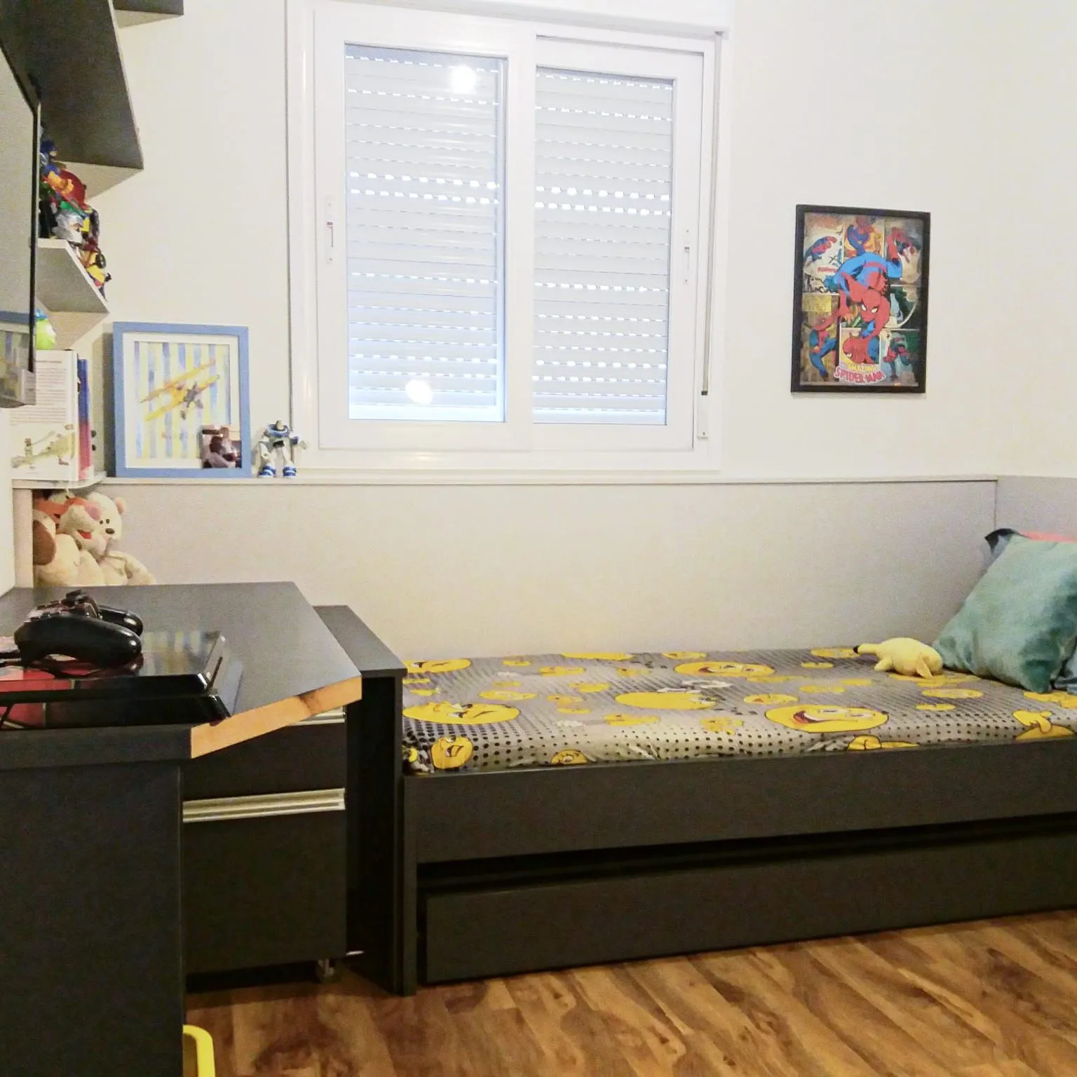 Imagem Lindo apartamento semi mobiliado, 3 quartos (1 suíte), churrasqueira e vaga.