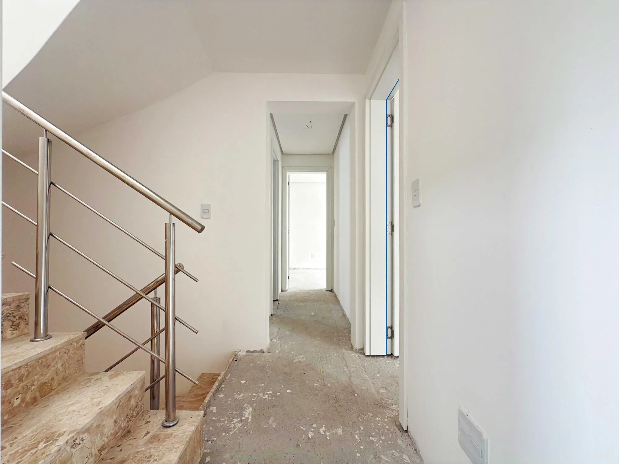 Imagem Vende-se casa em condomínio com 4 dormitórios (2 suítes), 3 vagas - Tristeza