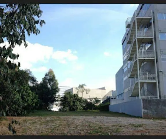 Imagem Galpão Comercial e Industrial para Locação em Barueri - Flexível para Diversos Segmentos