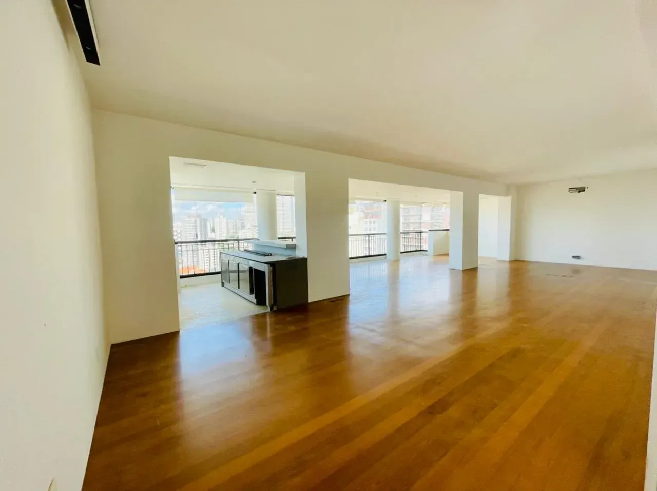 Imagem Apartamento com 3 Quartos à Venda ou Locação, 215 m² em Sumaré - São Paulo