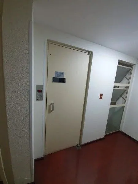 Imagem Vende-se cobertura com 1 quarto, churrasqueira, terraço, 80m² e 1 vaga - Bom Fim